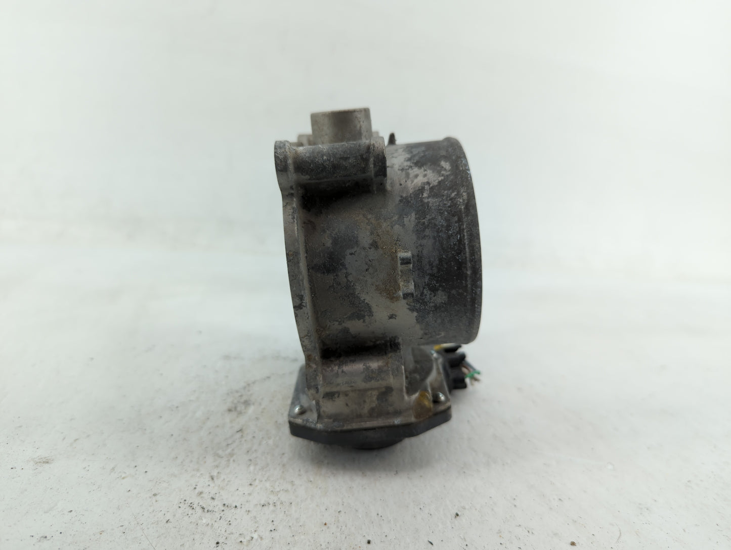 2012-2017 Hyundai Azera Throttle Body P/N:35100-3CAA0 Fits Fits 2012 2013 2014 2015 2016 2017 2018 OEM Used Auto Parts - Oem