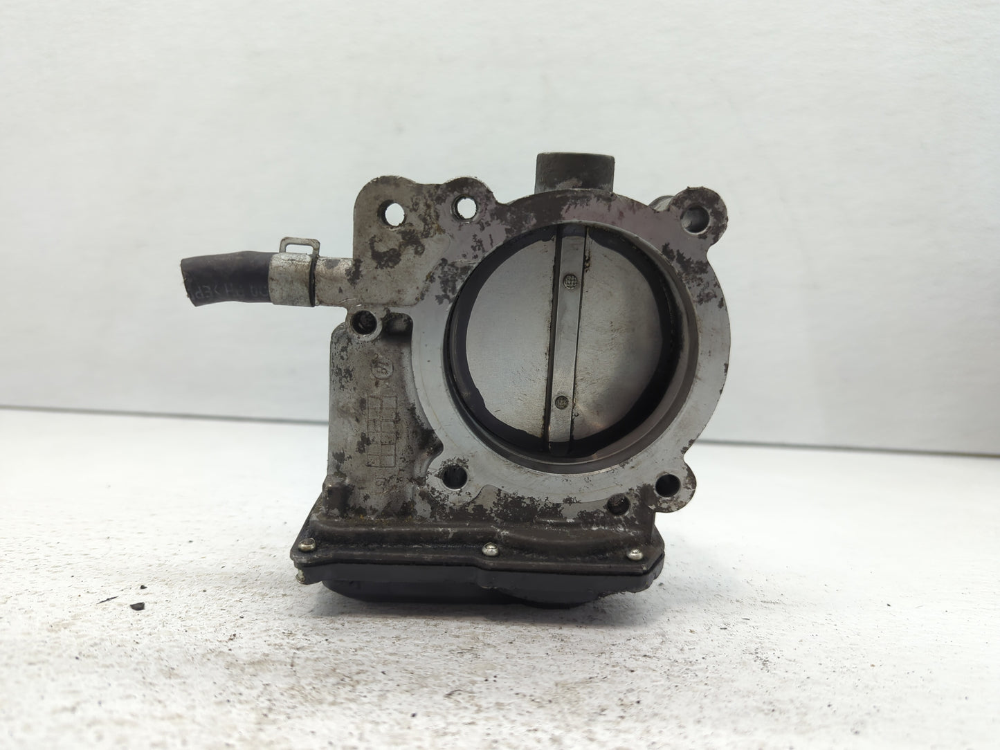 2012-2017 Hyundai Azera Throttle Body P/N:35100-3CAA0 Fits Fits 2012 2013 2014 2015 2016 2017 2018 OEM Used Auto Parts - Oem