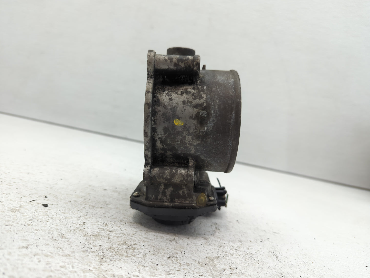 2012-2017 Hyundai Azera Throttle Body P/N:35100-3CAA0 Fits Fits 2012 2013 2014 2015 2016 2017 2018 OEM Used Auto Parts - Oem
