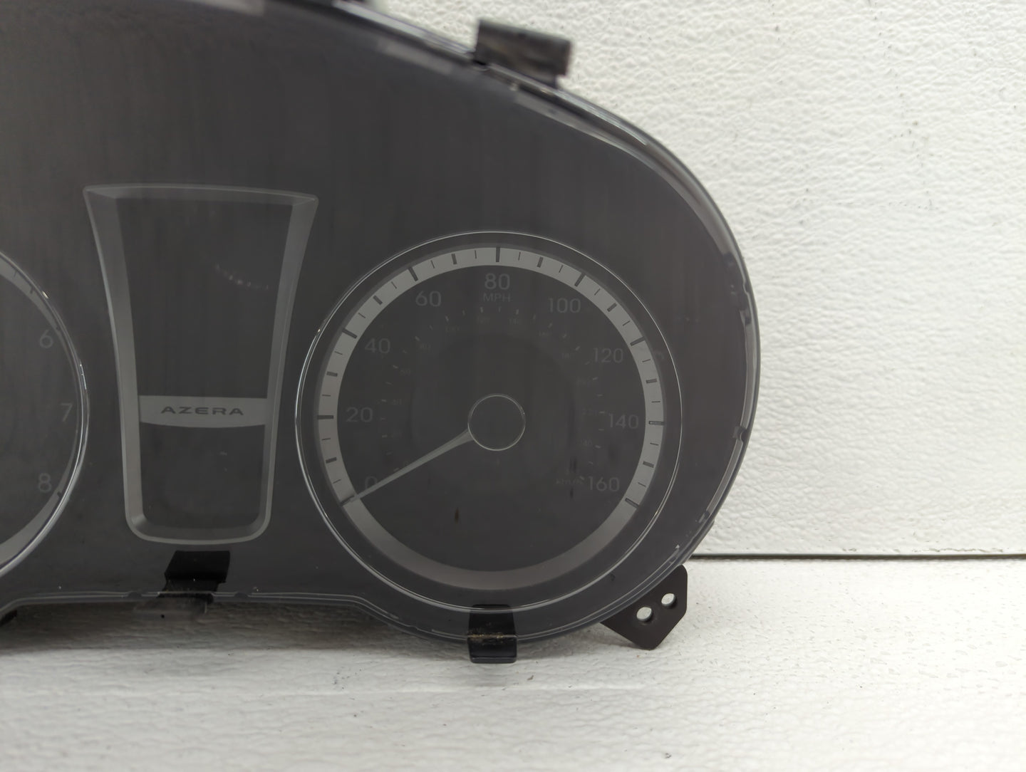 2012-2013 Hyundai Azera Instrument Cluster Speedometer Gauges P/N:94001-3V100 Fits Fits 2012 2013 OEM Used Auto Parts - Oemu