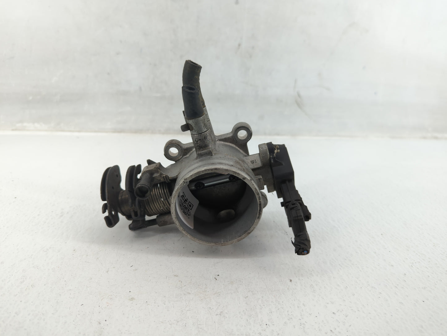 2012-2017 Hyundai Azera Throttle Body P/N:25100-23751 Fits Fits 2012 2013 2014 2015 2016 2017 2018 OEM Used Auto Parts - Oem
