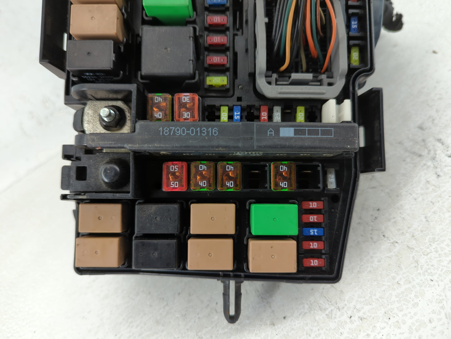 2012-2013 Hyundai Azera Fusebox Fuse Box Panel Relay Module P/N:1209130483 91206 3V040 Fits Fits 2012 2013 OEM Used Auto Par
