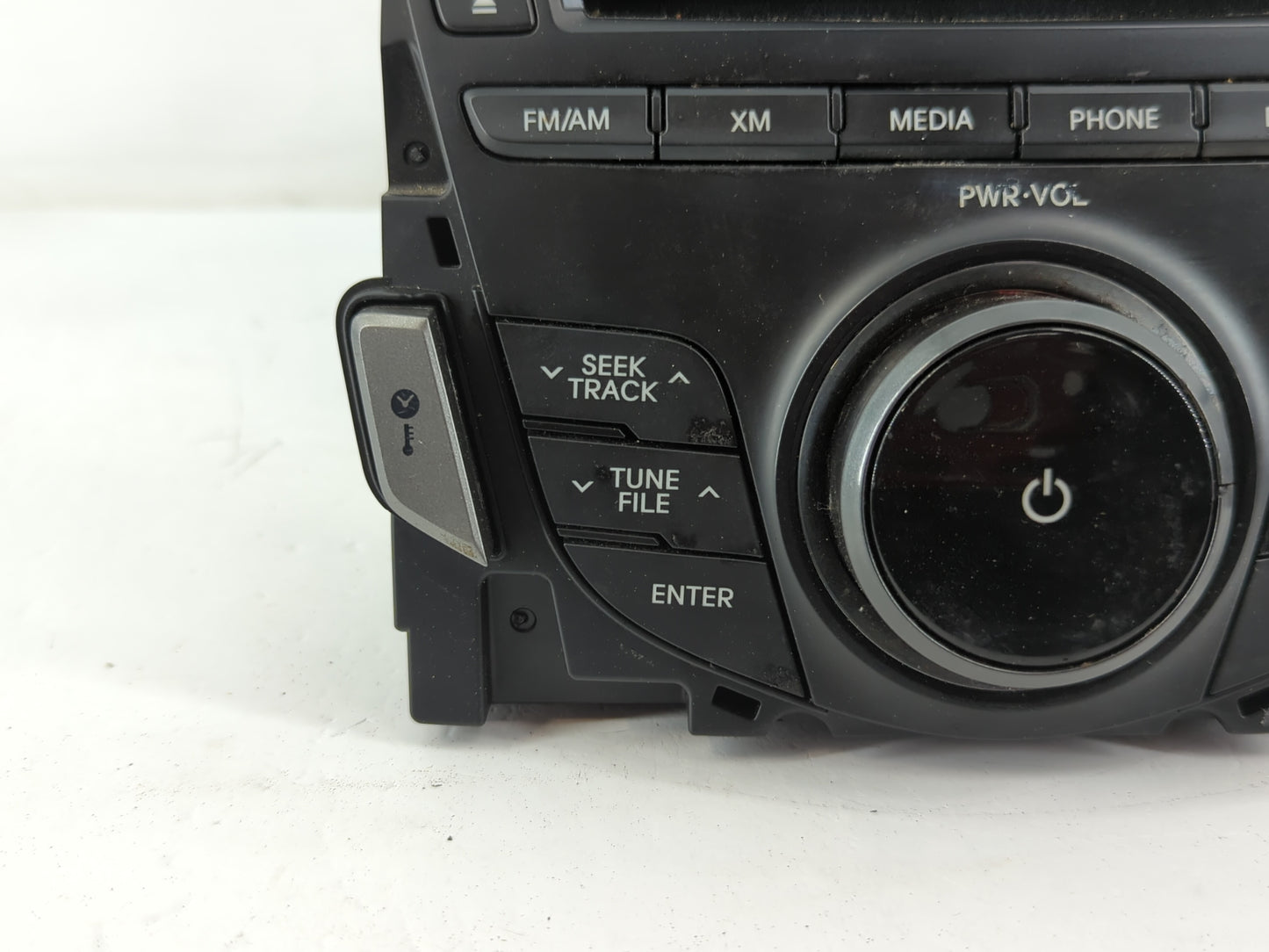 2012-2013 Hyundai Azera Am Fm Cd Player Radio Receiver - Oemusedautoparts1.com
