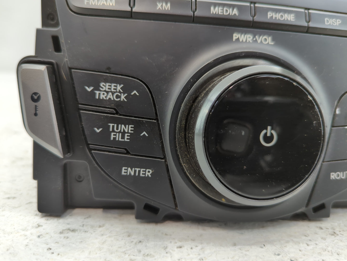 2012-2013 Hyundai Azera Radio AM FM Cd Player Receiver Replacement P/N:96560-3V4014X Fits Fits 2012 2013 OEM Used Auto Parts