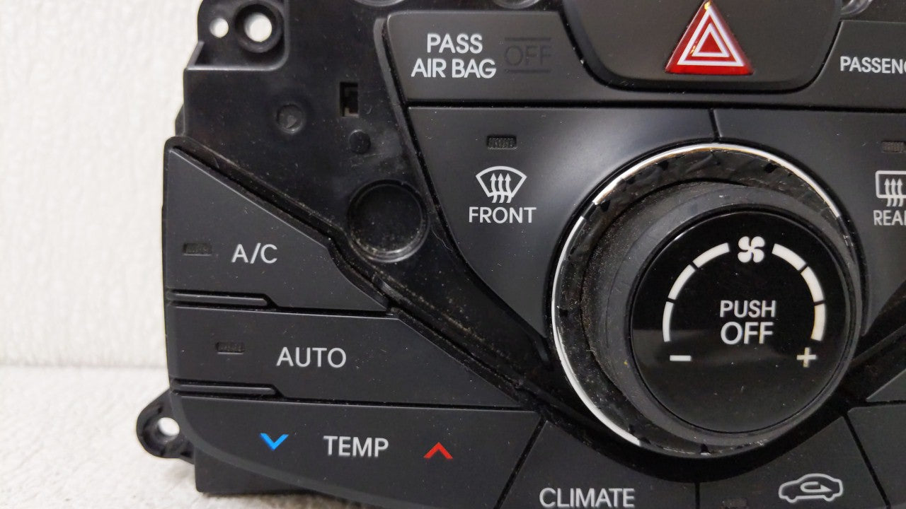 2012-2013 Hyundai Azera Climate Control Module Temperature AC/Heater Replacement P/N:97250-3V550 97250-3V551 Fits Fits 2012 