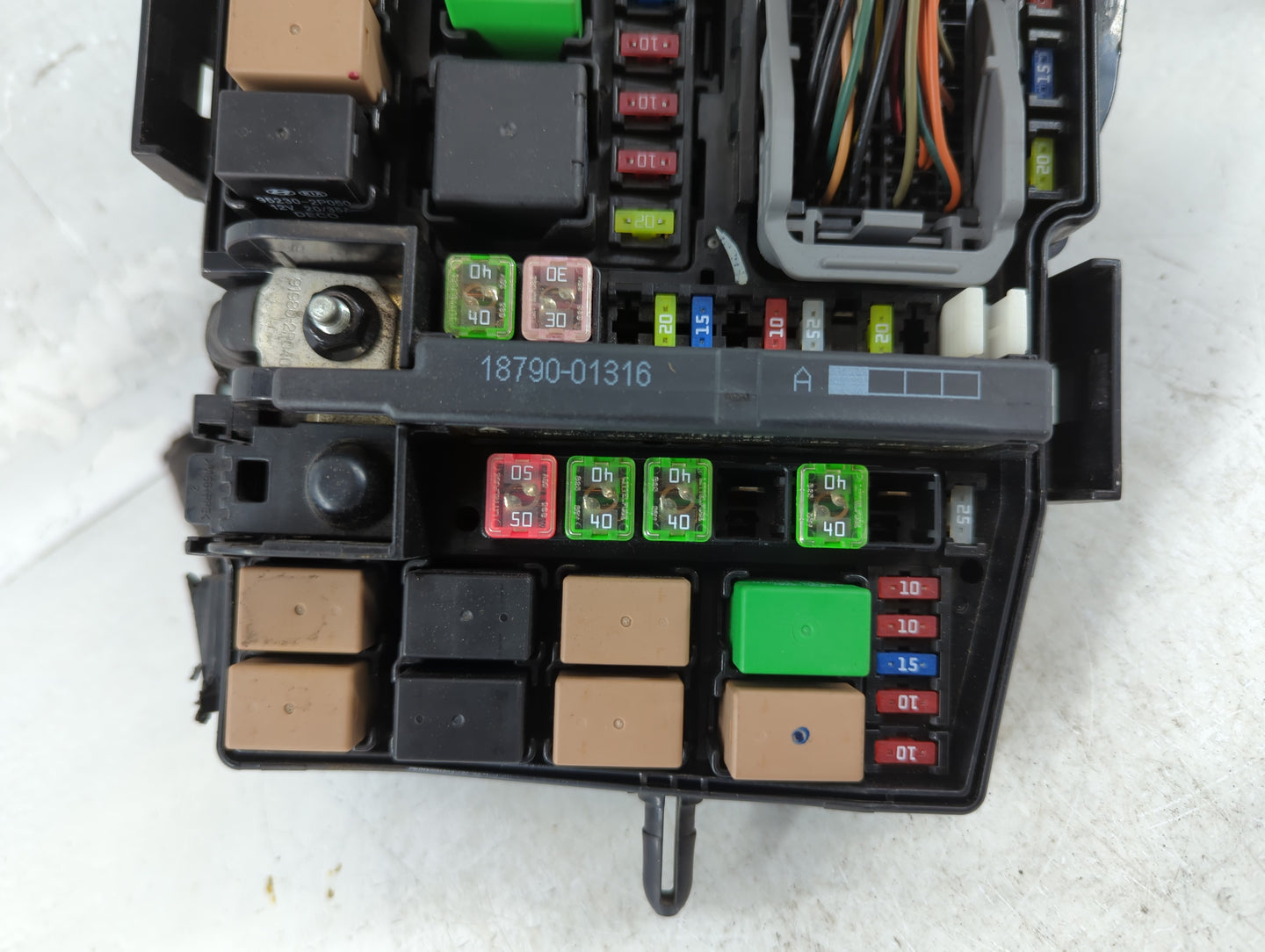 2012-2013 Hyundai Azera Fusebox Fuse Box Panel Relay Module P/N:1305240420 91206 3V041 Fits Fits 2012 2013 OEM Used Auto Par