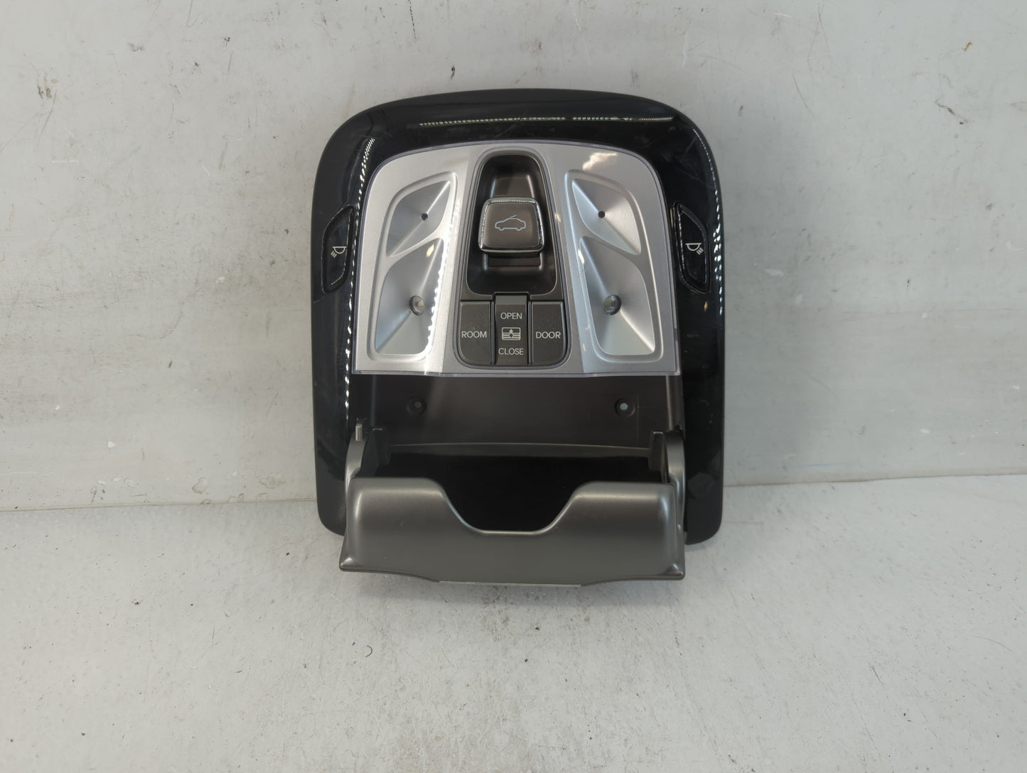2012-2014 Hyundai Azera Overhead Roof Console 918828 - Oemusedautoparts1.com