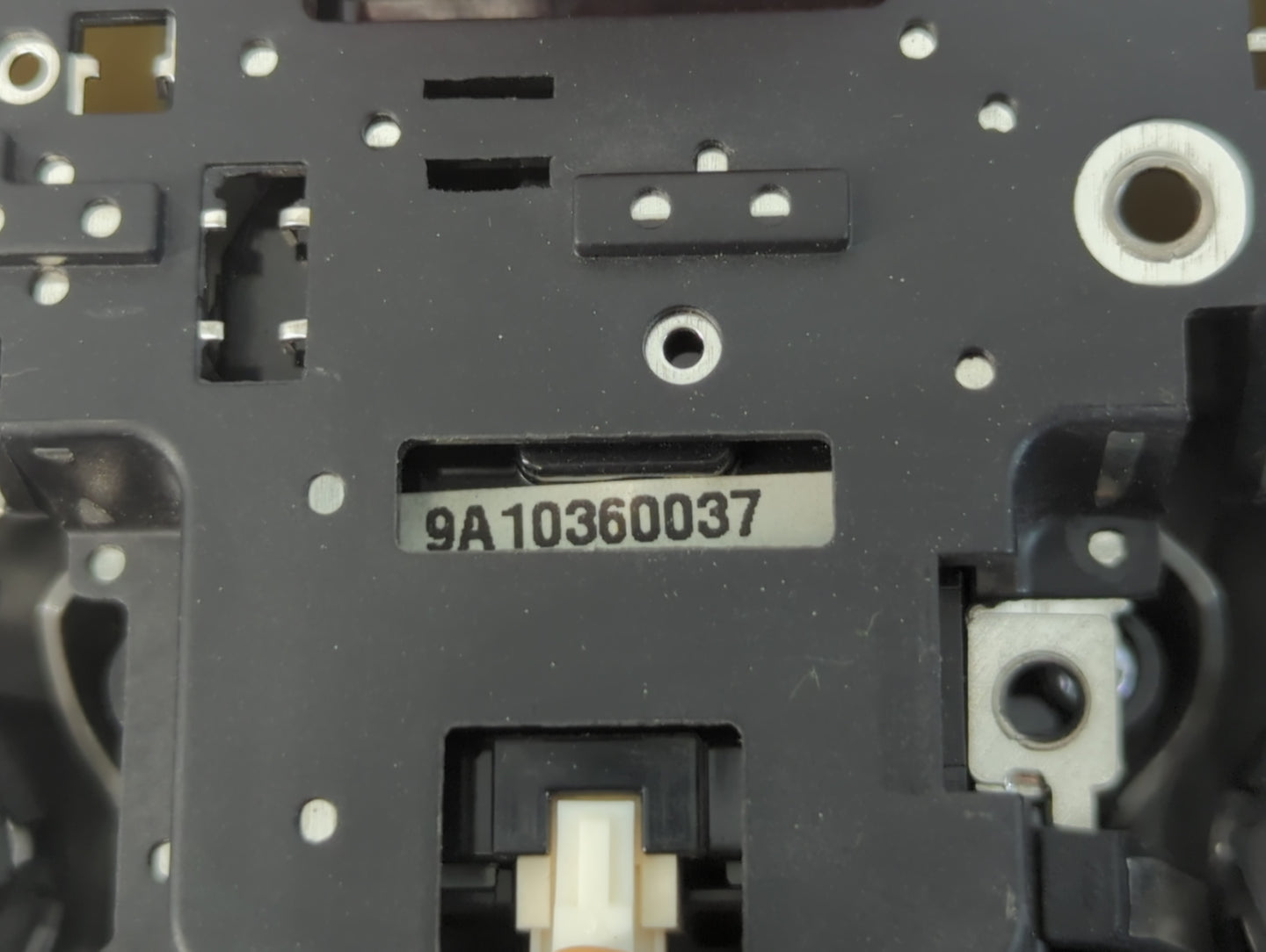 2012-2014 Hyundai Azera Overhead Roof Console 918828 - Oemusedautoparts1.com