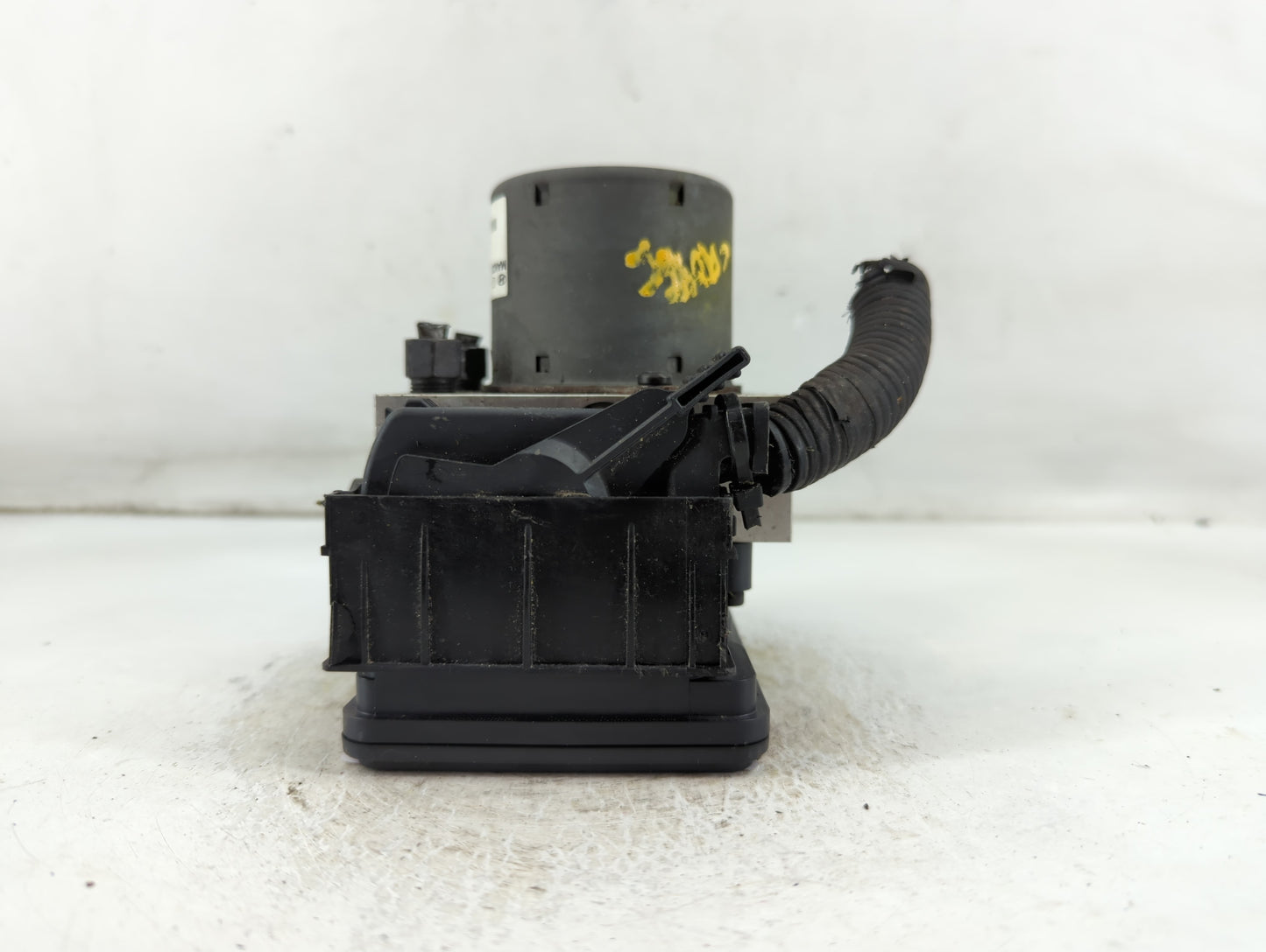 2012-2014 Hyundai Azera ABS Pump Control Module Replacement P/N:58920-3V300 Fits Fits 2012 2013 2014 OEM Used Auto Parts - O