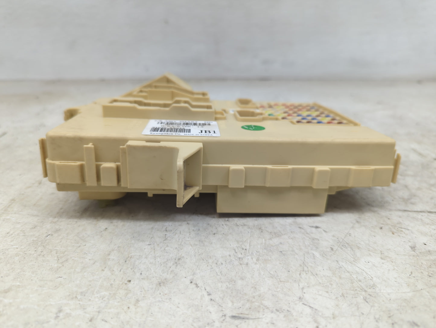 2013-2013 Hyundai Elantra Body Control Module Bcm Inner Cabin Fuse Box - Oemusedautoparts1.com