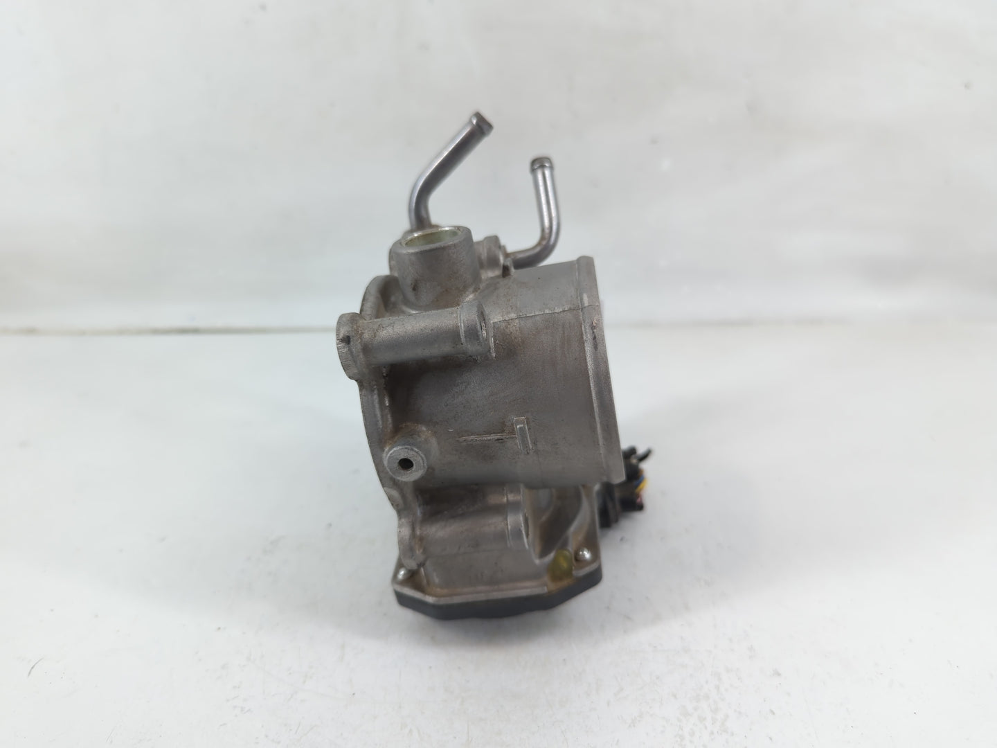 2011-2020 Hyundai Elantra Throttle Body P/N:35100-2E000 Fits Fits 2011 2012 2013 2014 2015 2016 2017 2018 2019 2020 2021 OEM