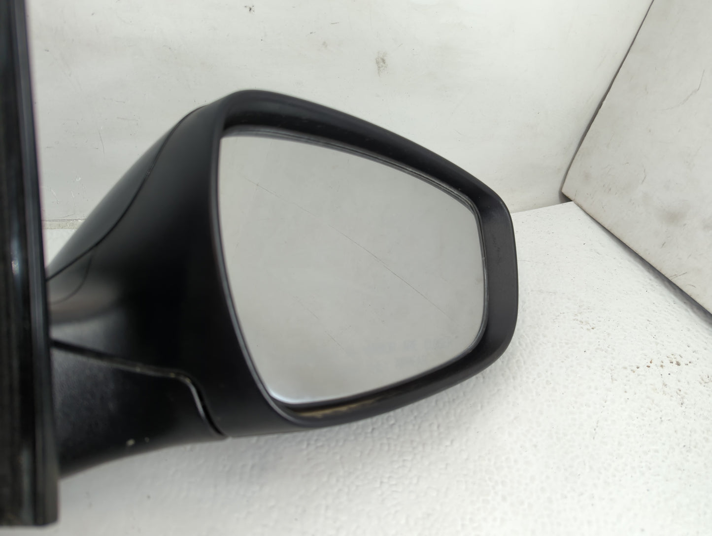 2013-2017 Hyundai Elantra Passenger Side View Mirror - Right Door Mirror OEM Used - Oemusedautoparts1.com