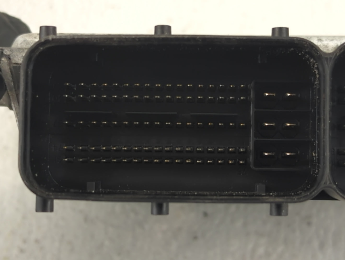 2011-2013 Hyundai Elantra PCM Engine Control Computer ECU ECM PCU OEM P/N:39103-2EMA3 39102-2EMA3 Fits Fits 2011 2012 2013 O