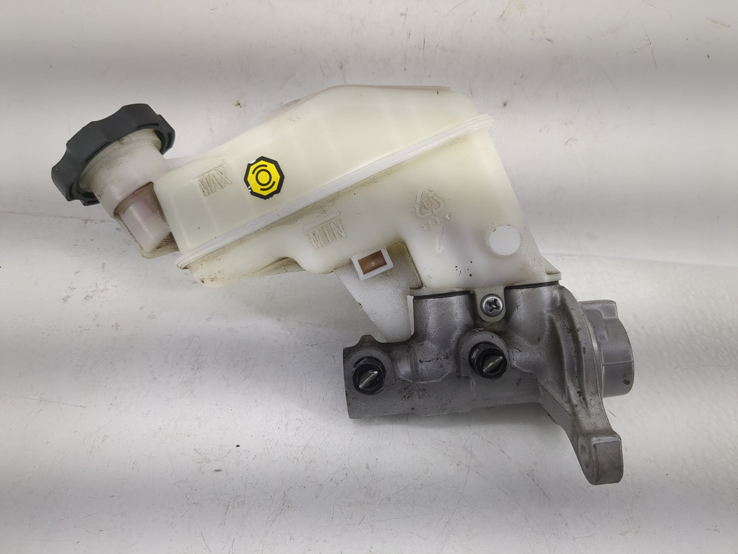 2011-2016 Hyundai Elantra Brake Master Cylinder - Oemusedautoparts1.com