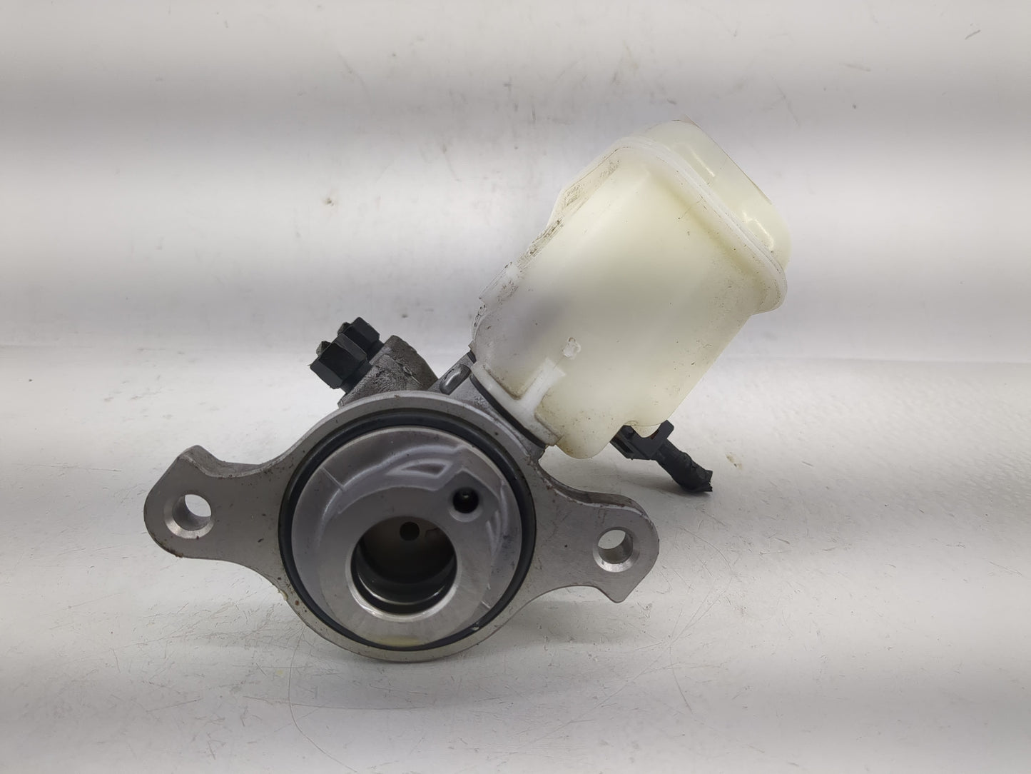 2011-2016 Hyundai Elantra Brake Master Cylinder - Oemusedautoparts1.com
