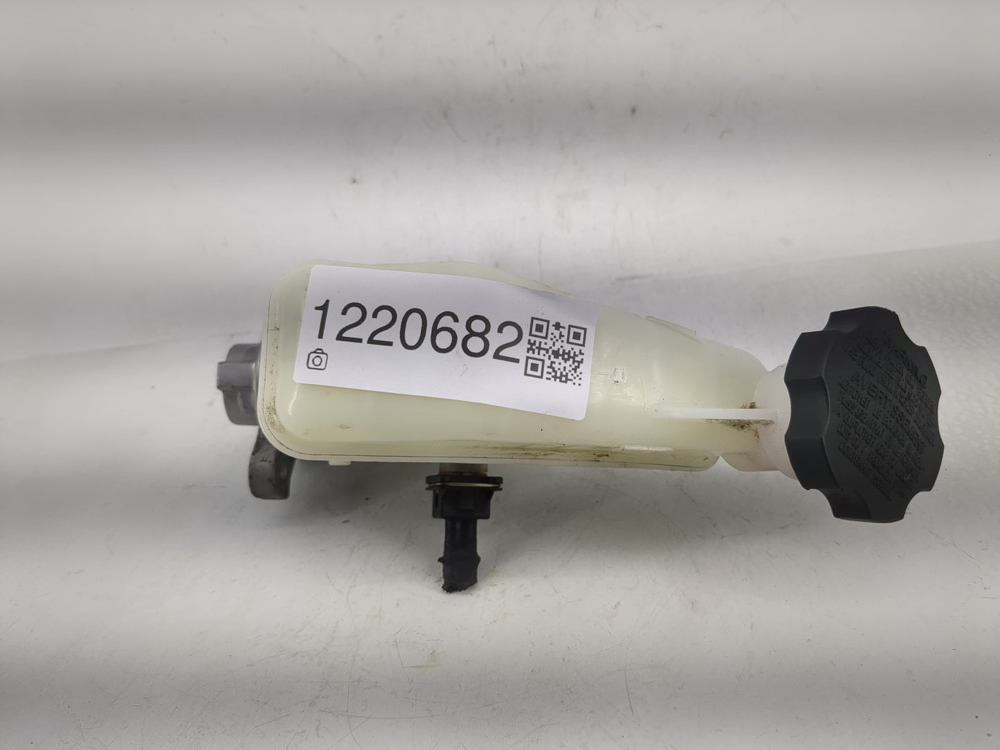 2011-2016 Hyundai Elantra Brake Master Cylinder - Oemusedautoparts1.com