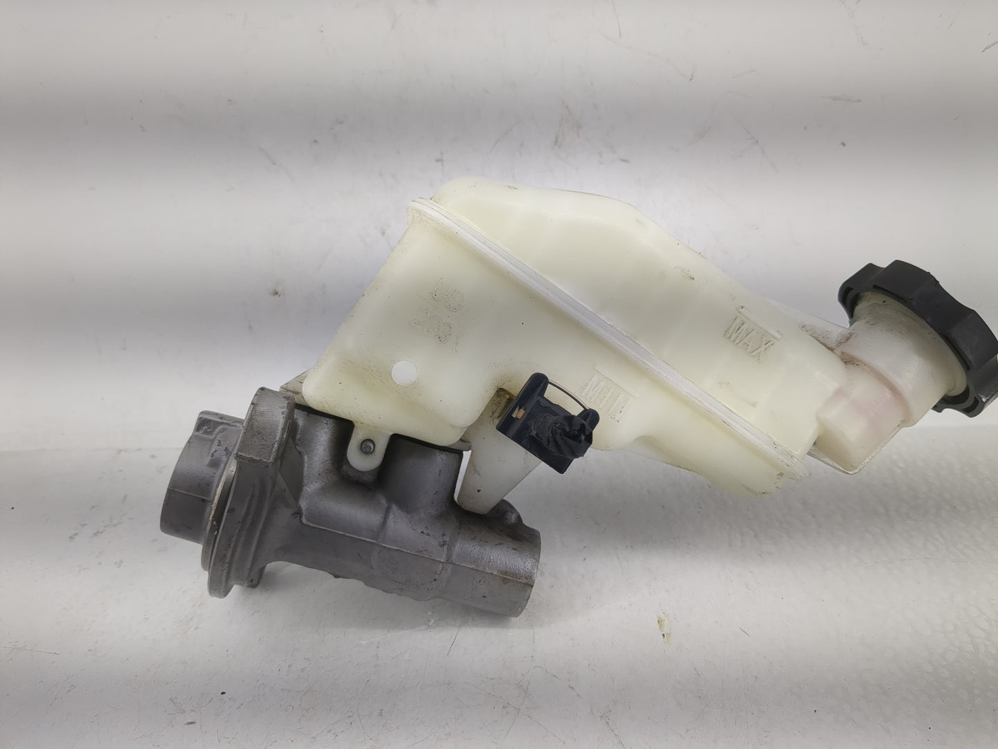2011-2016 Hyundai Elantra Brake Master Cylinder - Oemusedautoparts1.com