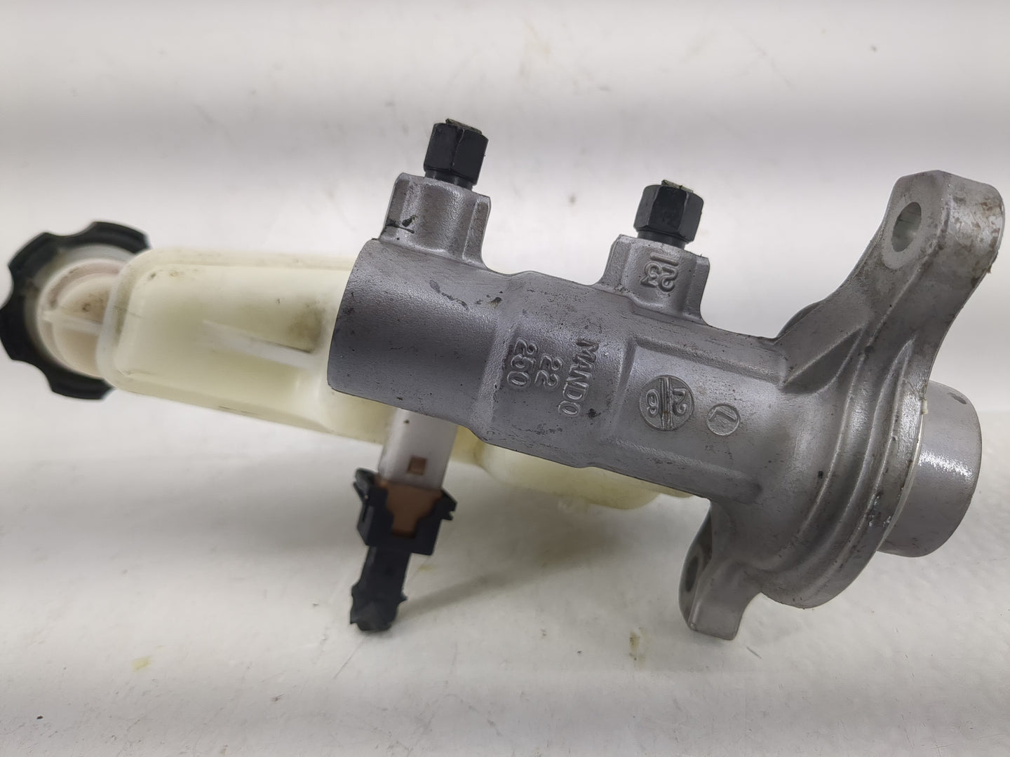 2011-2016 Hyundai Elantra Brake Master Cylinder - Oemusedautoparts1.com