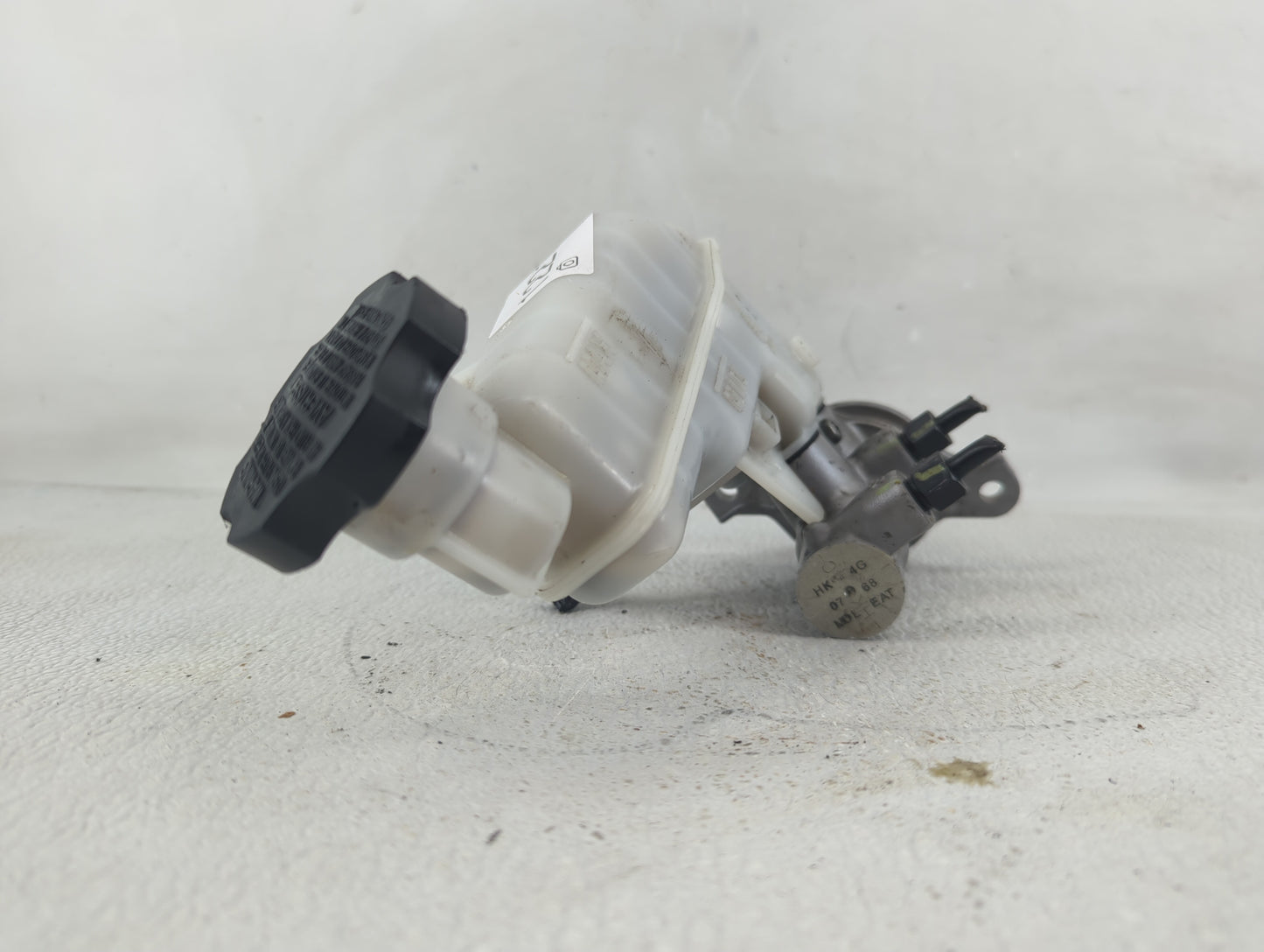 2011-2016 Hyundai Elantra Brake Master Cylinder 1221008 - Oemusedautoparts1.com