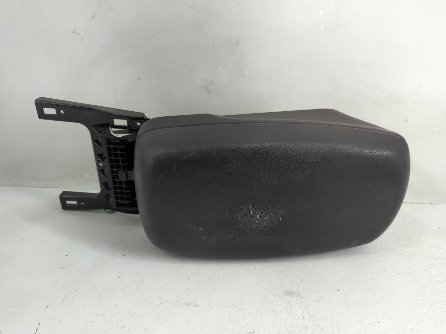 2013 Hyundai Elantra Center Console Armrest Cover Lid P/N:84622-3X000 Fits OEM Used Auto Parts - Oemusedautoparts1.com