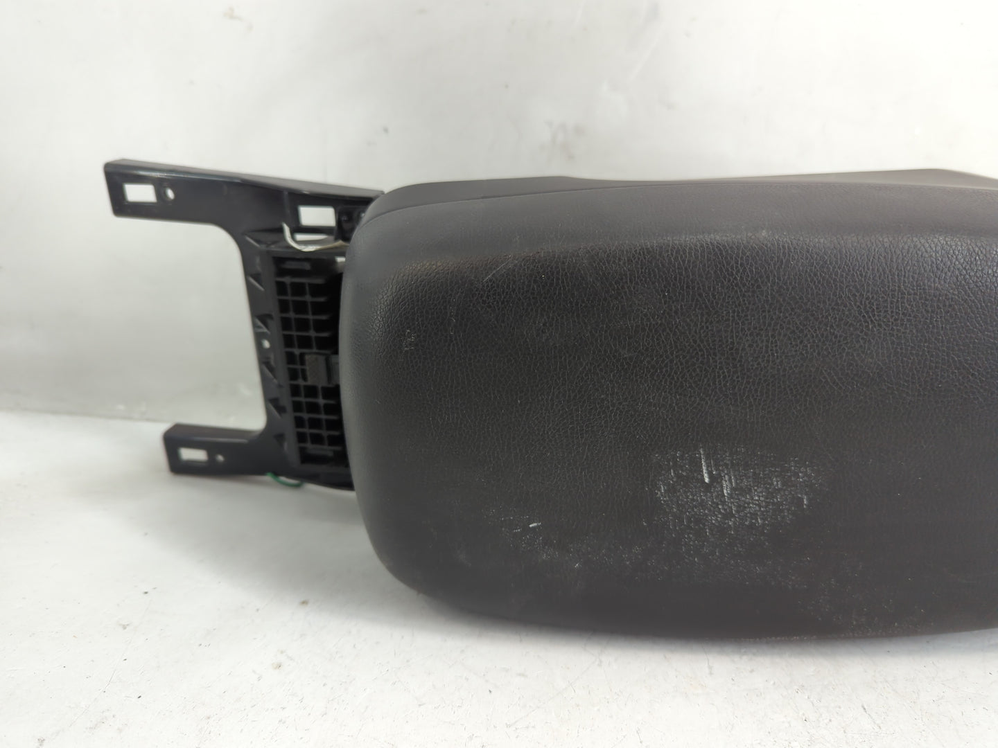 2013 Hyundai Elantra Center Console Armrest Cover Lid P/N:84622-3X000 Fits OEM Used Auto Parts - Oemusedautoparts1.com