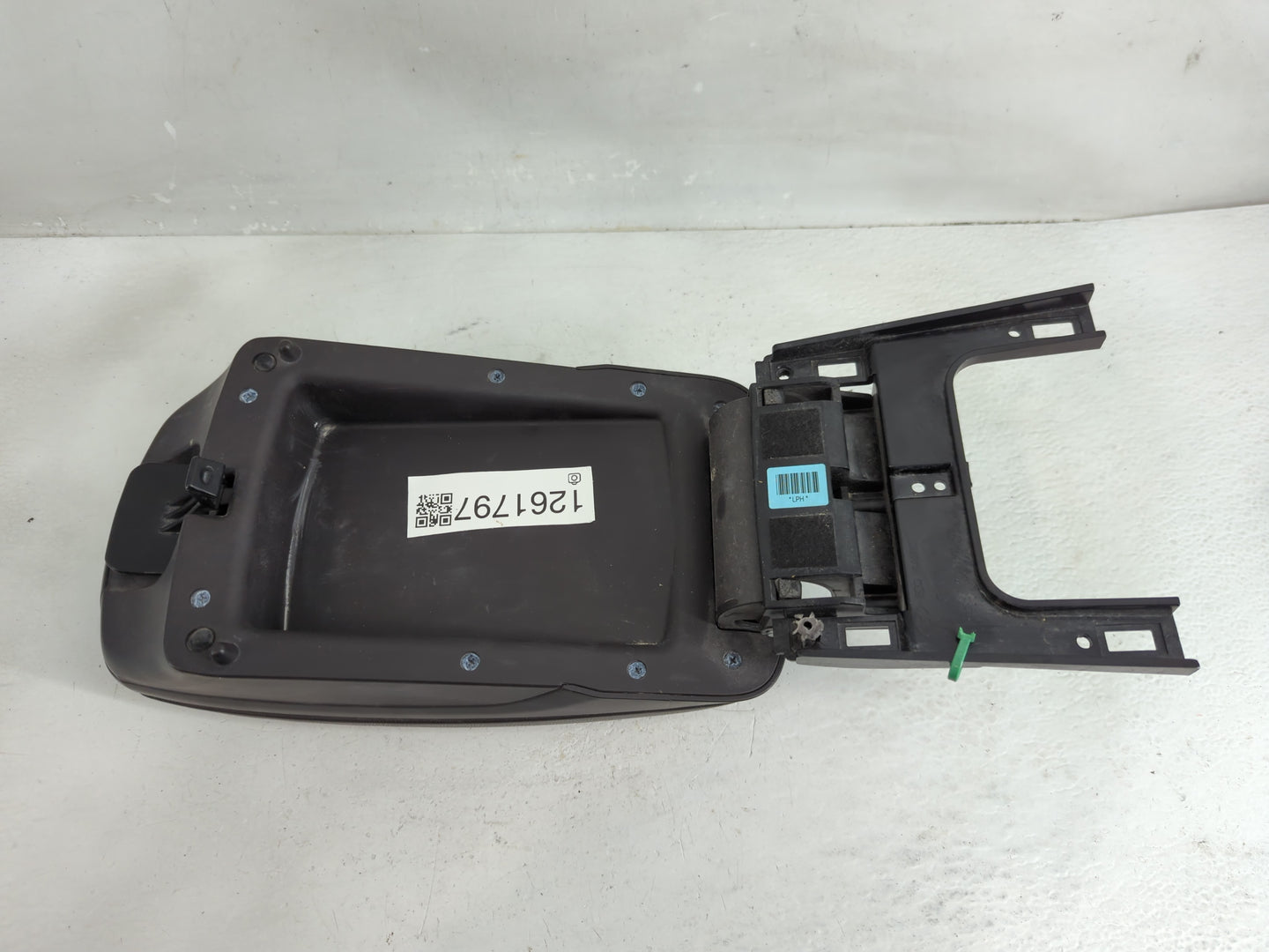 2013 Hyundai Elantra Center Console Armrest Cover Lid P/N:84622-3X000 Fits OEM Used Auto Parts - Oemusedautoparts1.com