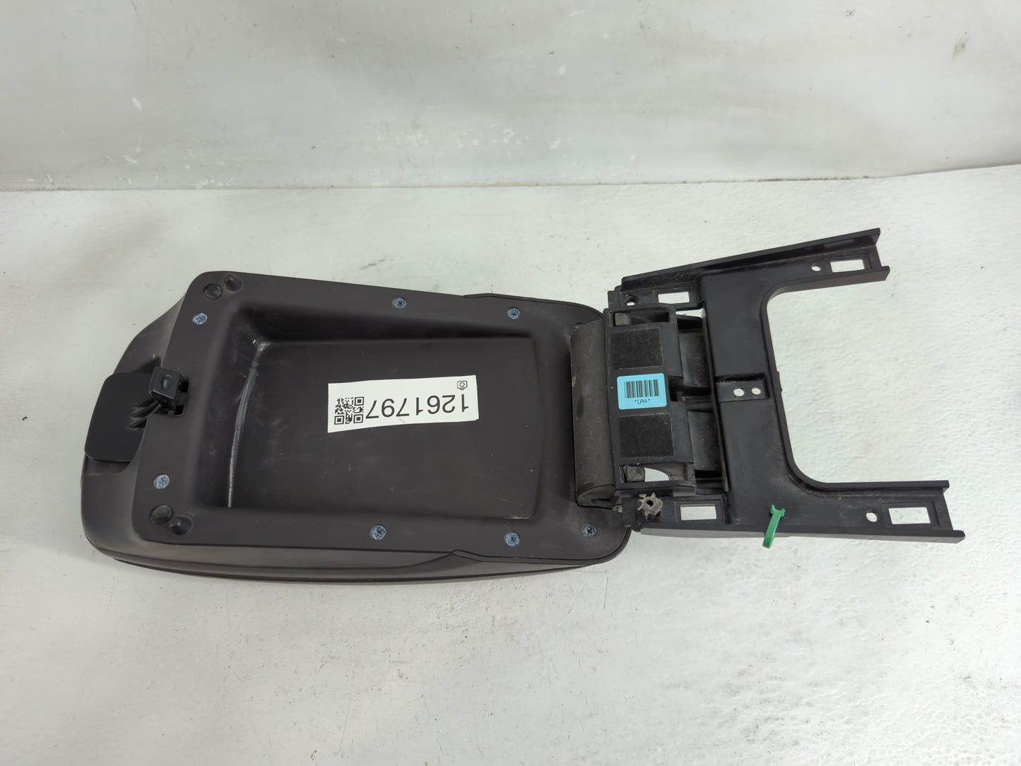 2013 Hyundai Elantra Center Console Armrest Cover Lid P/N:84622-3X000 Fits OEM Used Auto Parts - Oemusedautoparts1.com