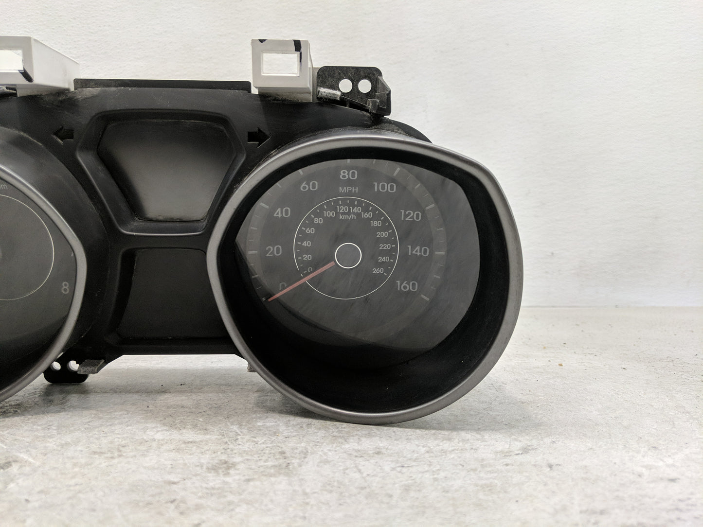 2013 Hyundai Elantra Instrument Cluster Speedometer Gauges P/N:94001-3Y520 Fits OEM Used Auto Parts - Oemusedautoparts1.com