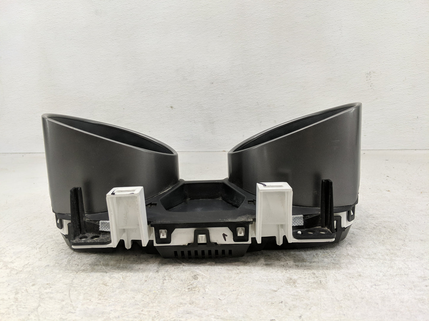 2013 Hyundai Elantra Instrument Cluster Speedometer Gauges P/N:94001-3Y520 Fits OEM Used Auto Parts - Oemusedautoparts1.com