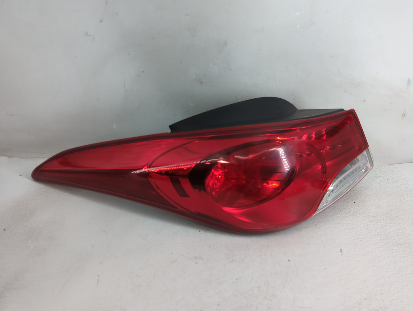 2011-2013 Hyundai Elantra Tail Light Assembly Driver Left OEM Fits Fits 2011 2012 2013 OEM Used Auto Parts - Oemusedautopart