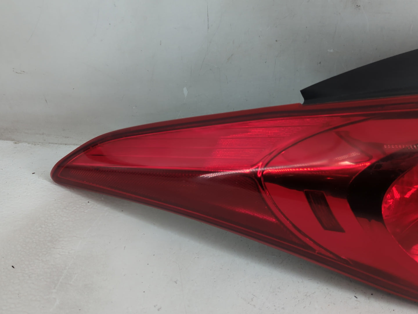 2011-2013 Hyundai Elantra Tail Light Assembly Driver Left OEM Fits Fits 2011 2012 2013 OEM Used Auto Parts - Oemusedautopart