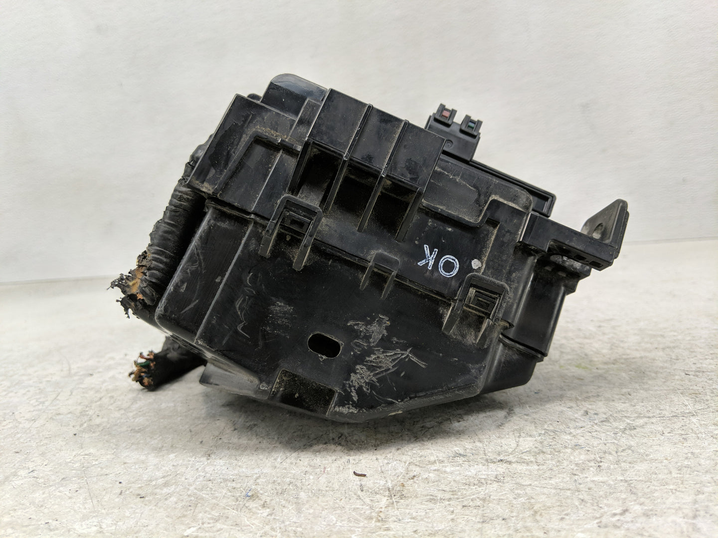 2011-2013 Hyundai Elantra Fusebox Fuse Box Panel Relay Module P/N:91951-3X100 91205 3X224 Fits Fits 2011 2012 2013 OEM Used 