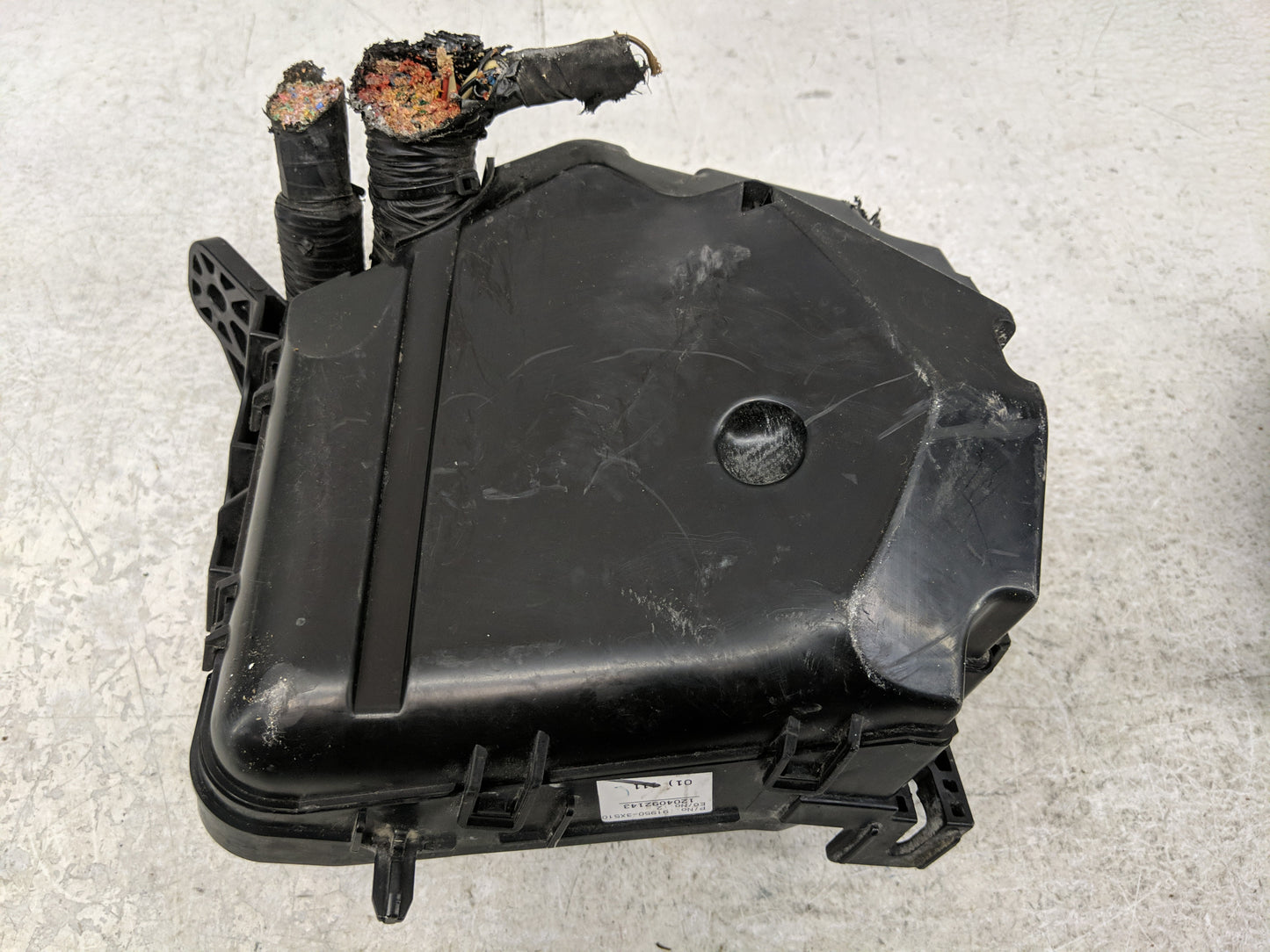 2011-2013 Hyundai Elantra Fusebox Fuse Box Panel Relay Module P/N:91951-3X100 91205 3X224 Fits Fits 2011 2012 2013 OEM Used 