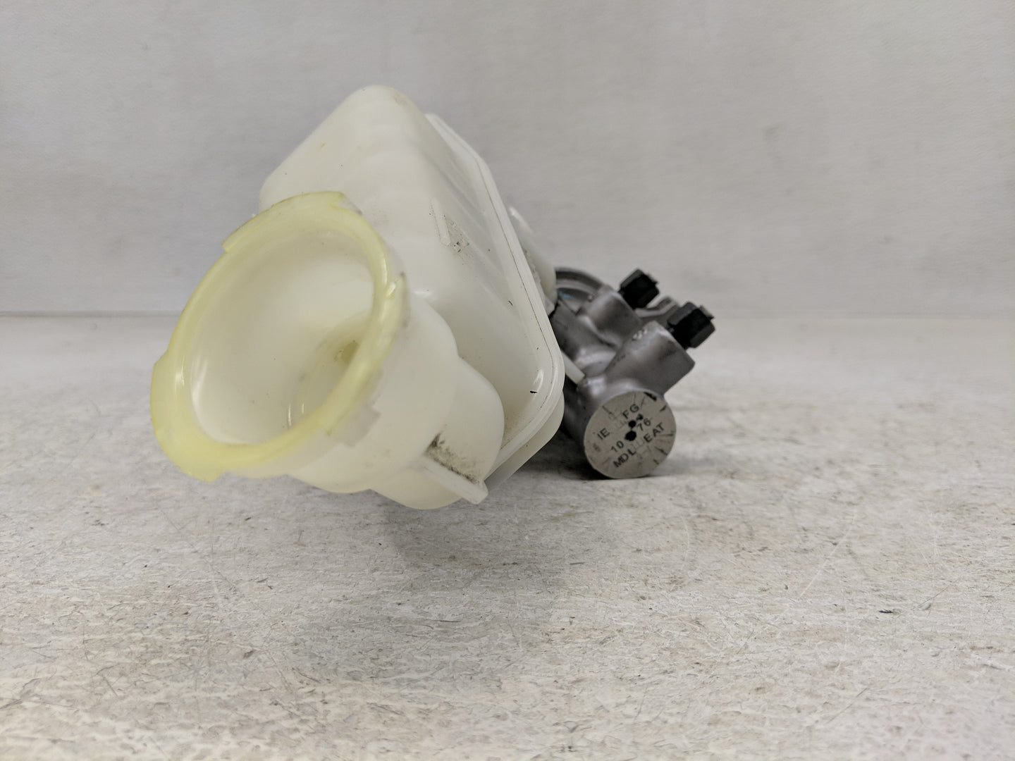 2011-2016 Hyundai Elantra Brake Master Cylinder - Oemusedautoparts1.com