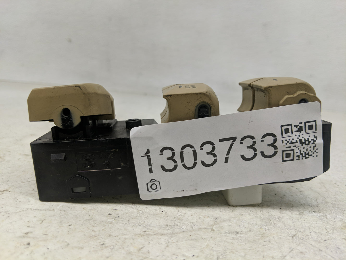 2013-2017 Hyundai Elantra Master Power Window Switch Replacement Driver Side Left P/N:93570-3X030YDA Fits OEM Used Auto Part