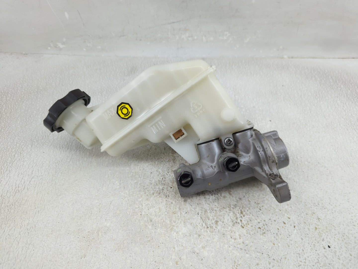 2011-2016 Hyundai Elantra Brake Master Cylinder - Oemusedautoparts1.com