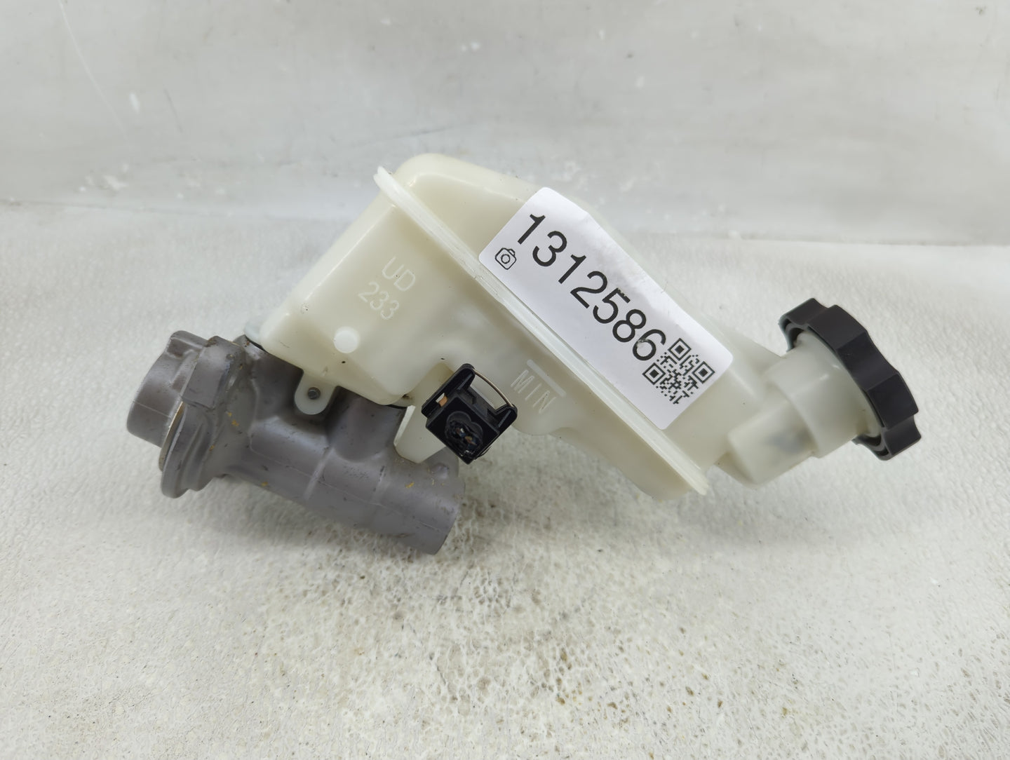 2011-2016 Hyundai Elantra Brake Master Cylinder - Oemusedautoparts1.com