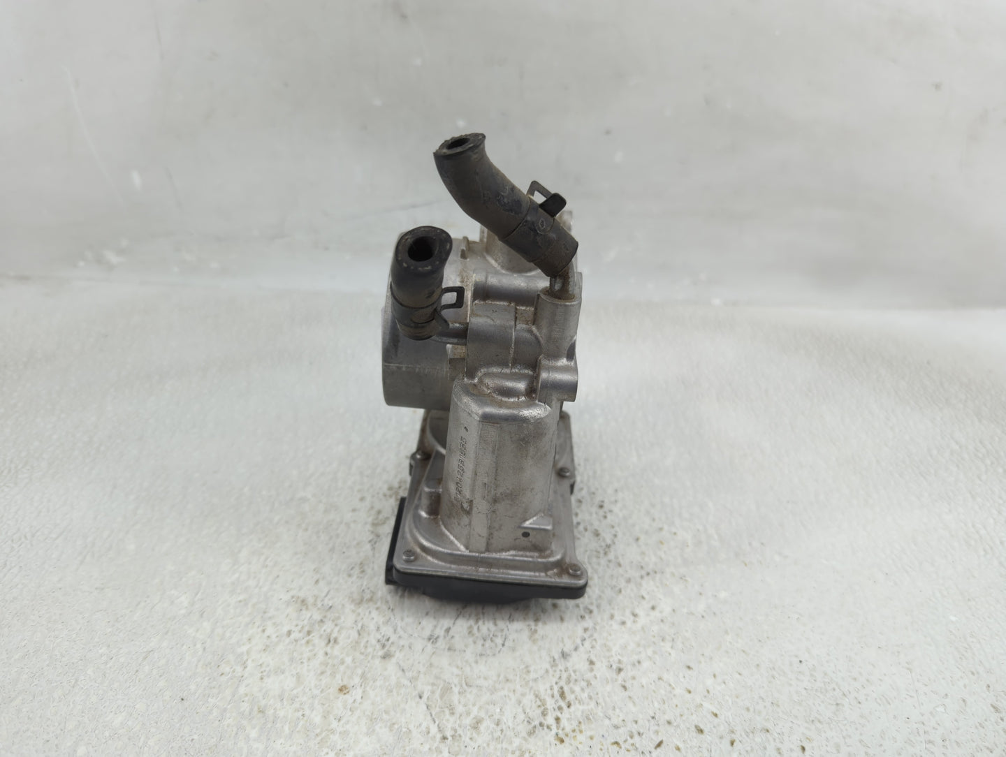 2011-2020 Hyundai Elantra Throttle Body P/N:35100-2E000 Fits Fits 2011 2012 2013 2014 2015 2016 2017 2018 2019 2020 2021 OEM