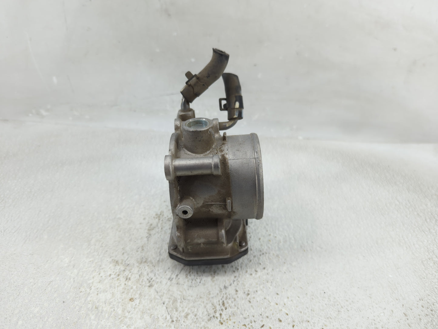 2011-2020 Hyundai Elantra Throttle Body P/N:35100-2E000 Fits Fits 2011 2012 2013 2014 2015 2016 2017 2018 2019 2020 2021 OEM