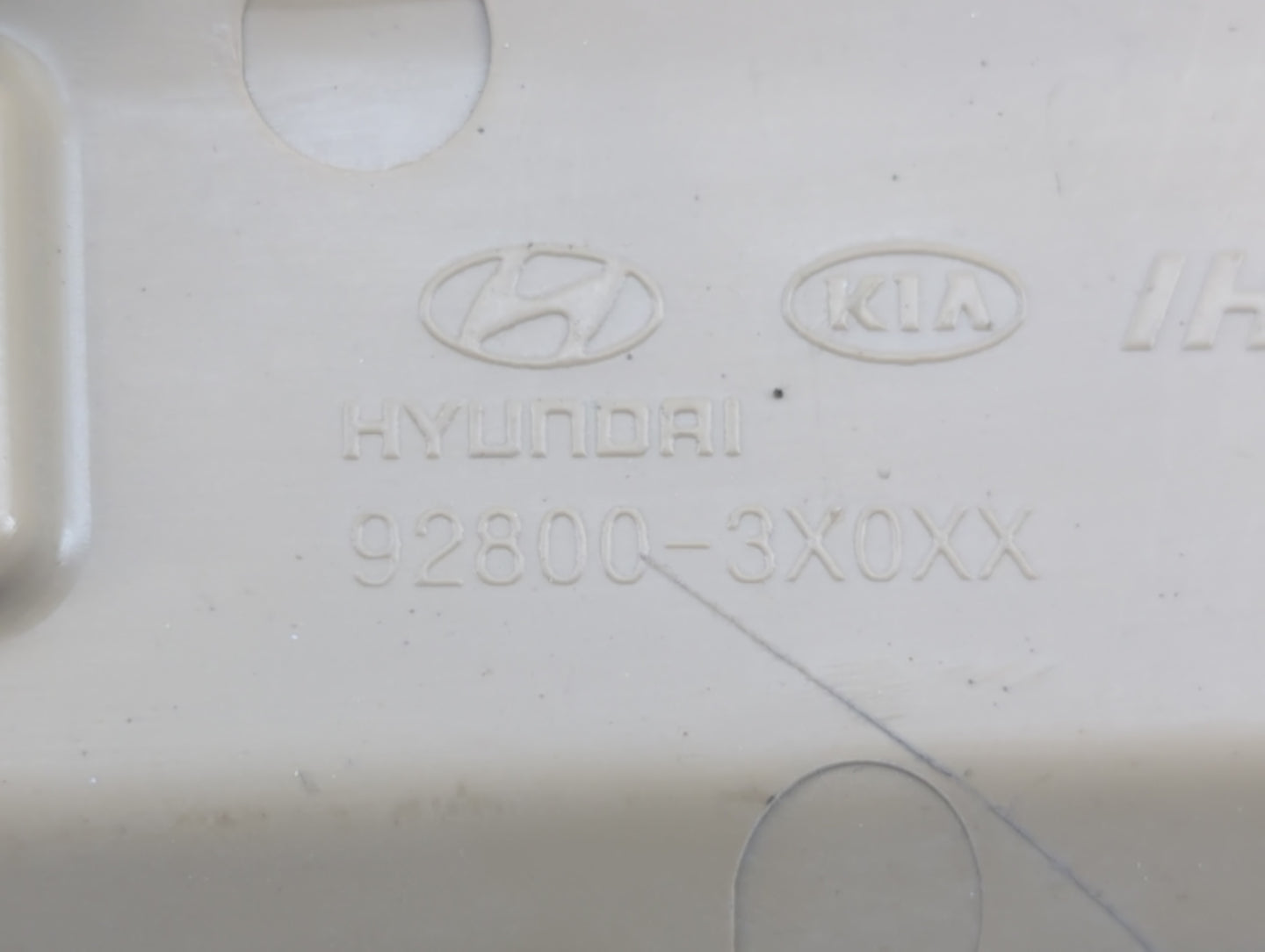 2013 Hyundai Elantra Overhead Roof Console - Oemusedautoparts1.com