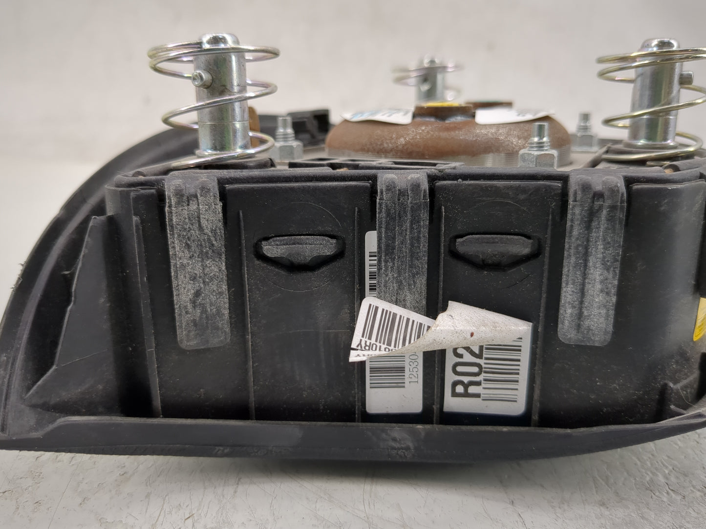 2011-2016 Hyundai Elantra Air Bag Driver Left Steering Wheel Mounted Fits Fits 2011 2012 2013 2014 2015 2016 OEM Used Auto P