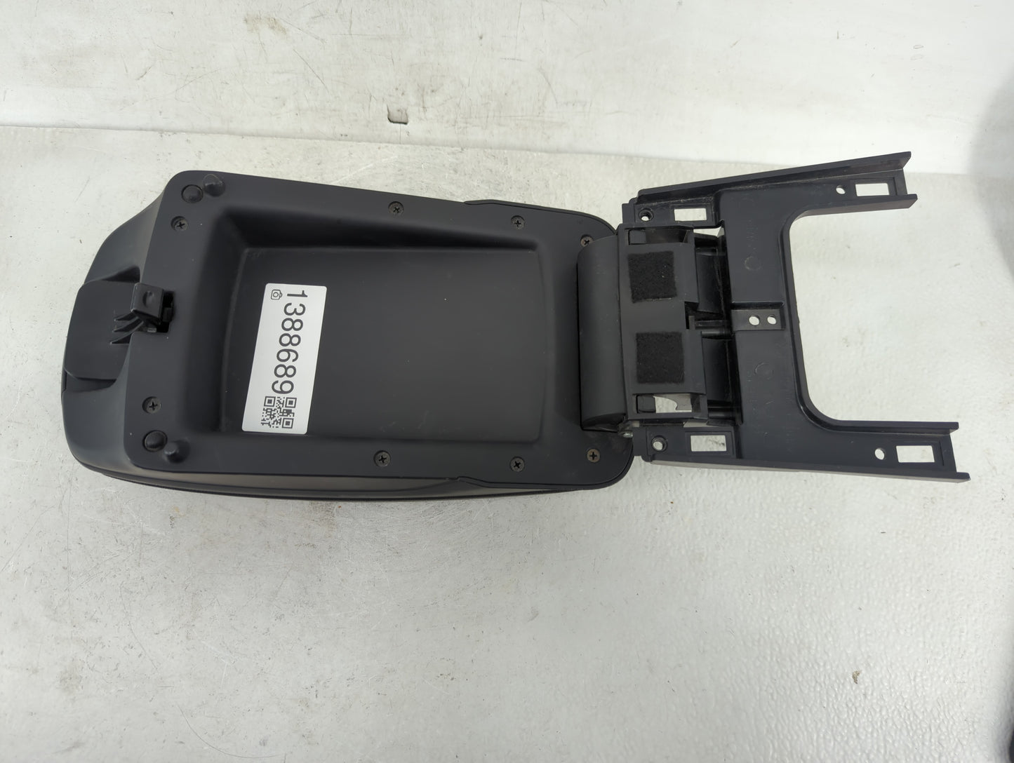 2013 Hyundai Elantra Center Console Armrest Cover Lid Fits OEM Used Auto Parts - Oemusedautoparts1.com
