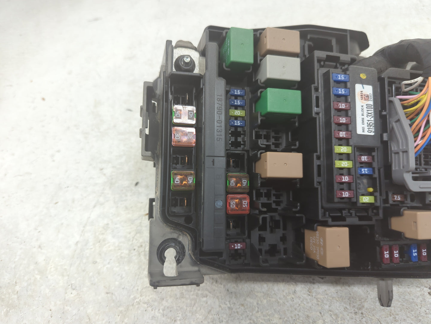 2011-2013 Hyundai Elantra Fusebox Fuse Box Panel Relay Module P/N:91950-3X711 Fits Fits 2011 2012 2013 OEM Used Auto Parts -