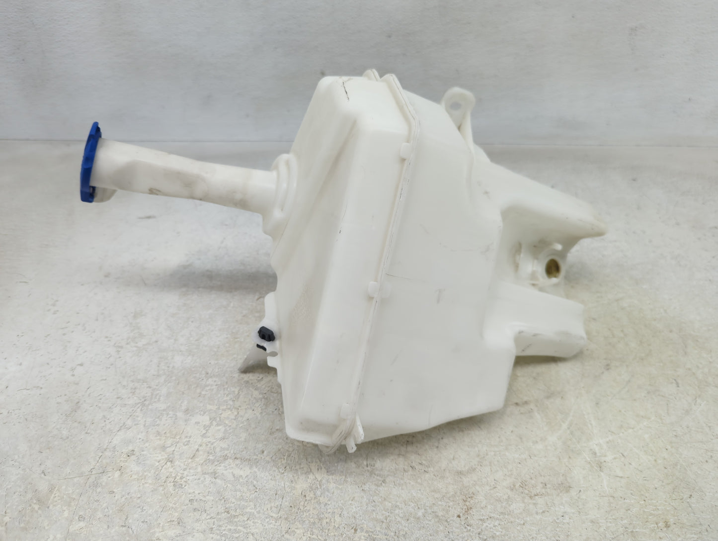 2011-2013 Hyundai Elantra Windshield Washer Fluid Reservoir Bottle Oem - Oemusedautoparts1.com