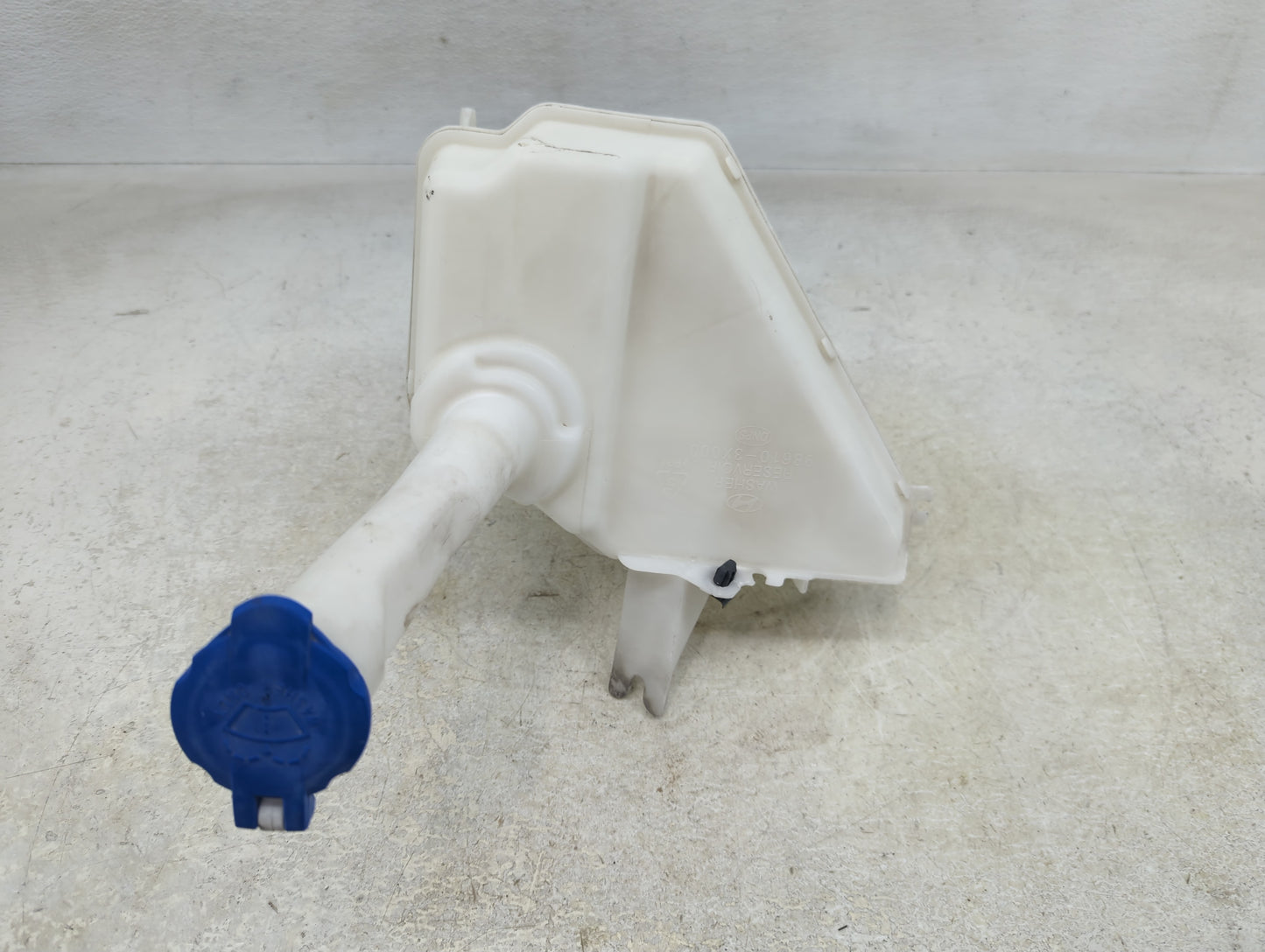 2011-2013 Hyundai Elantra Windshield Washer Fluid Reservoir Bottle Oem - Oemusedautoparts1.com