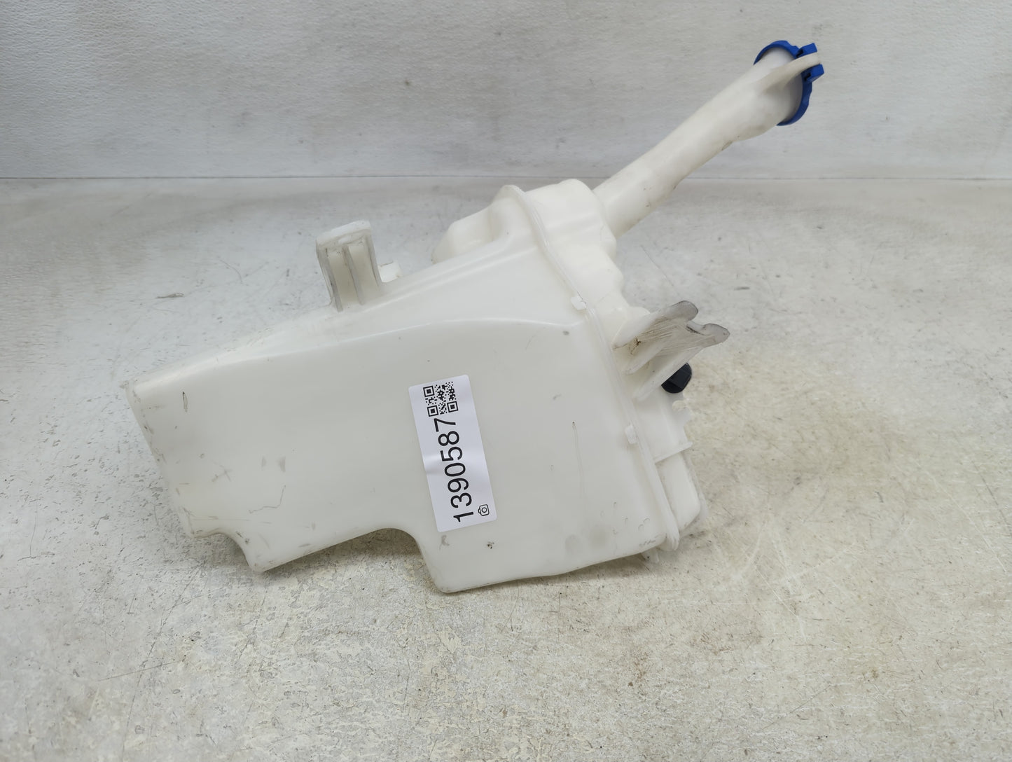 2011-2013 Hyundai Elantra Windshield Washer Fluid Reservoir Bottle Oem - Oemusedautoparts1.com