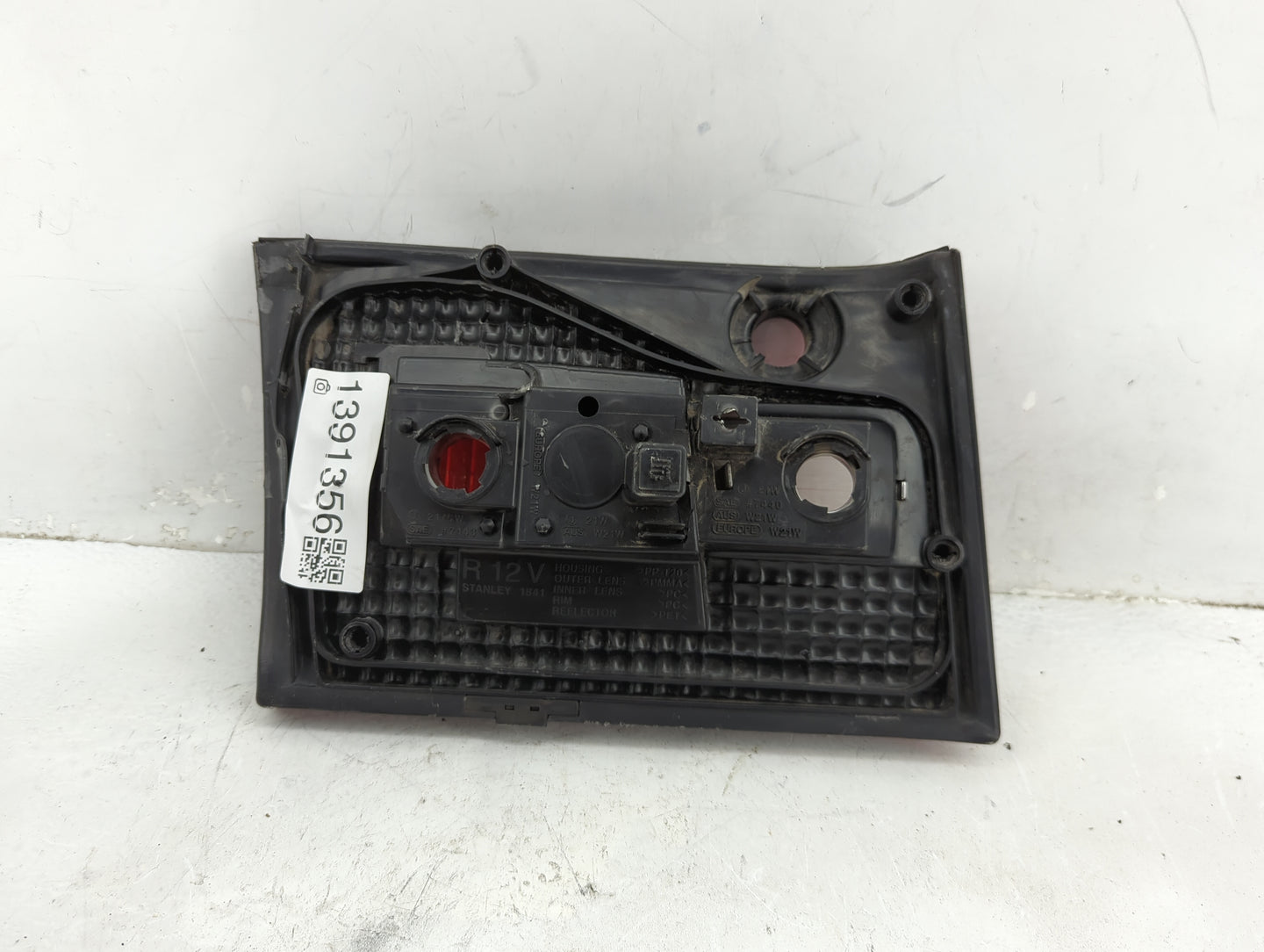 2011-2013 Hyundai Elantra Tail Light Assembly Passenger Right OEM Fits Fits 2011 2012 2013 OEM Used Auto Parts - Oemusedauto