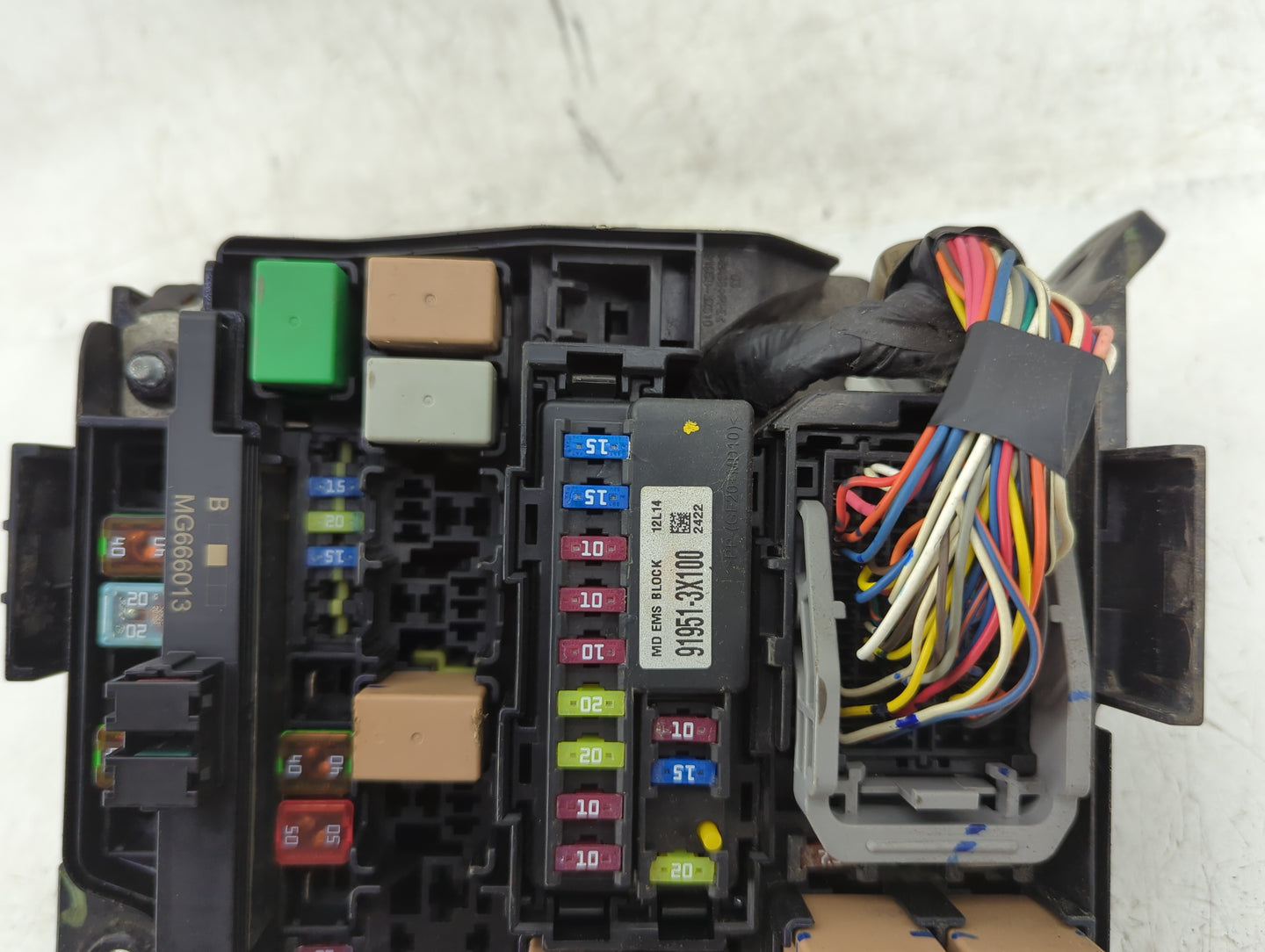 2011-2013 Hyundai Elantra Fusebox Fuse Box Panel Relay Module P/N:91956-00034 Fits Fits 2011 2012 2013 OEM Used Auto Parts -
