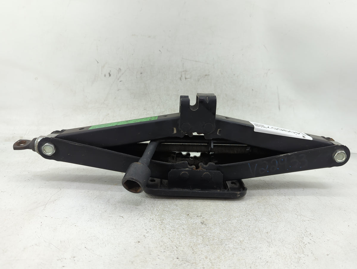 2013 Hyundai Elantra Spare Scissor Car Jack - Oemusedautoparts1.com