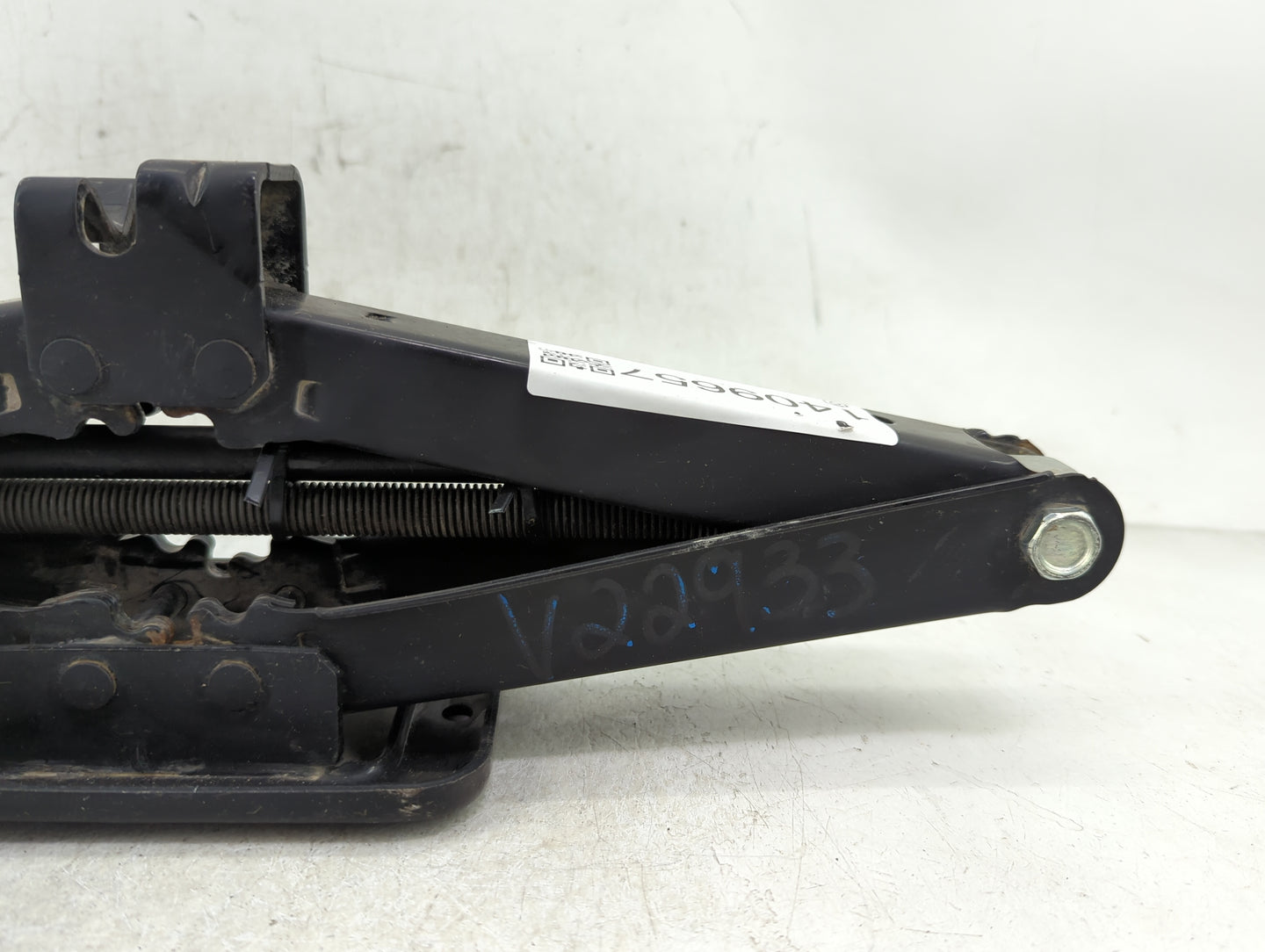 2013 Hyundai Elantra Spare Scissor Car Jack - Oemusedautoparts1.com